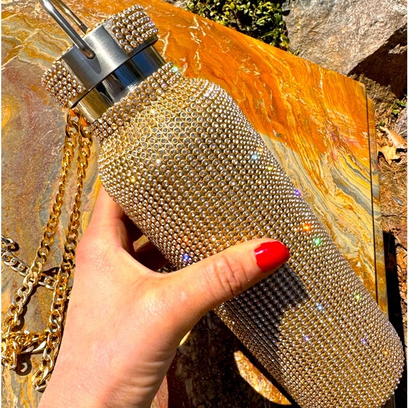 Gold rhinestone stainless steel water bottle, with crossbody chain - Picture 9 of 11